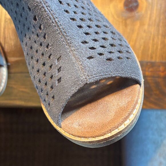 Toms Navy Heeled Ankle Boots - Picture 7 of 12